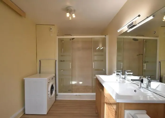 Le Bateau Lavoir * פורט-אן-בסאן-אופאן